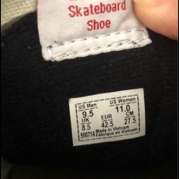 Vans womens 11, men 9.5 - Picture 2 of 3